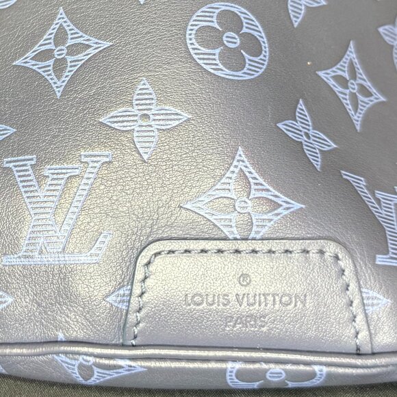 Louis Vuitton PM Shadow Monogram Discovery Bum Bag – Blue (Rare) - Picture 2 of 16